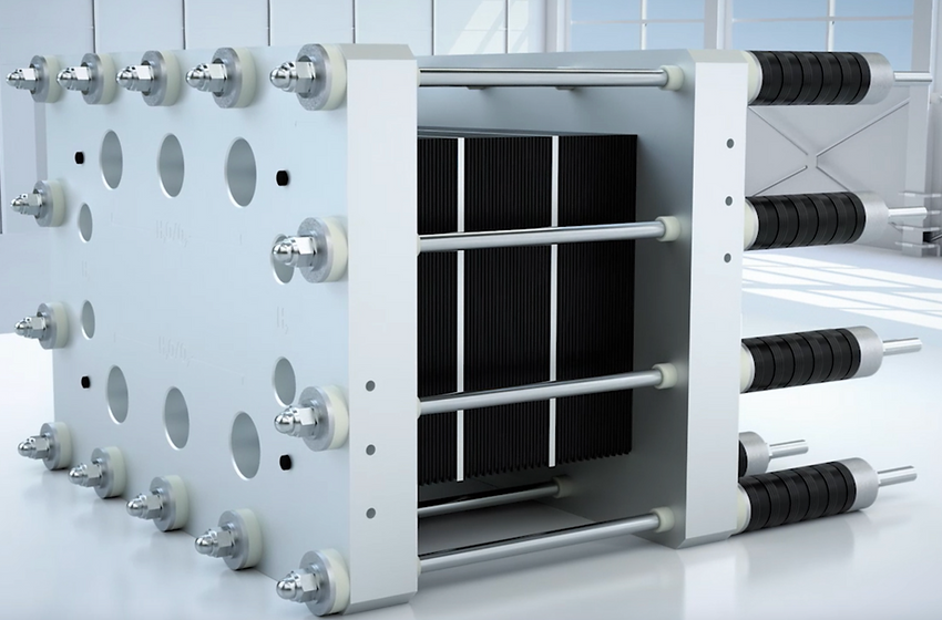 Large PEM fuel cell stack for industrial power generation