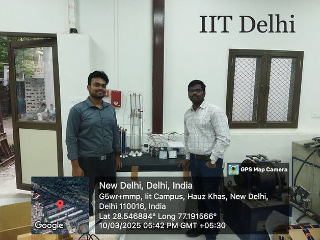 Shakti Photon Solutions team at IIT Delhi with installed hydrogen equipment